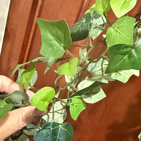 SOLD!!! Bella Vita Lush Greenery Garland - Picture 4 of 6